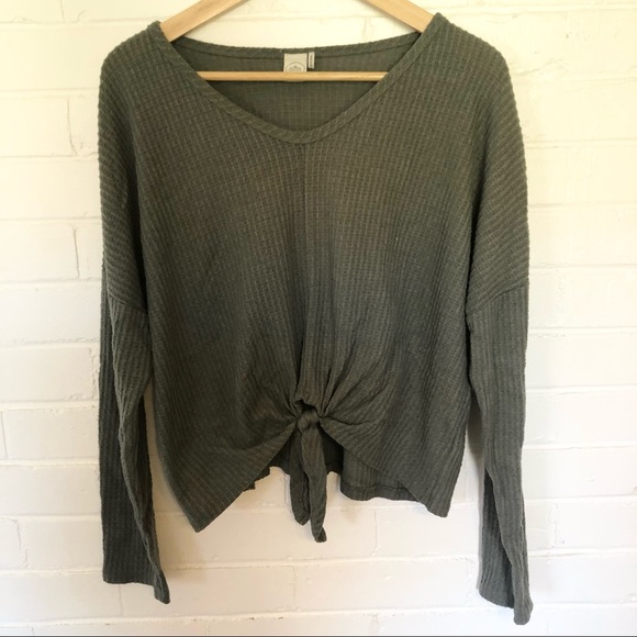 Paper Crane Long sleeve green soft shirt with cute tie in front. - Picture 7 of 9